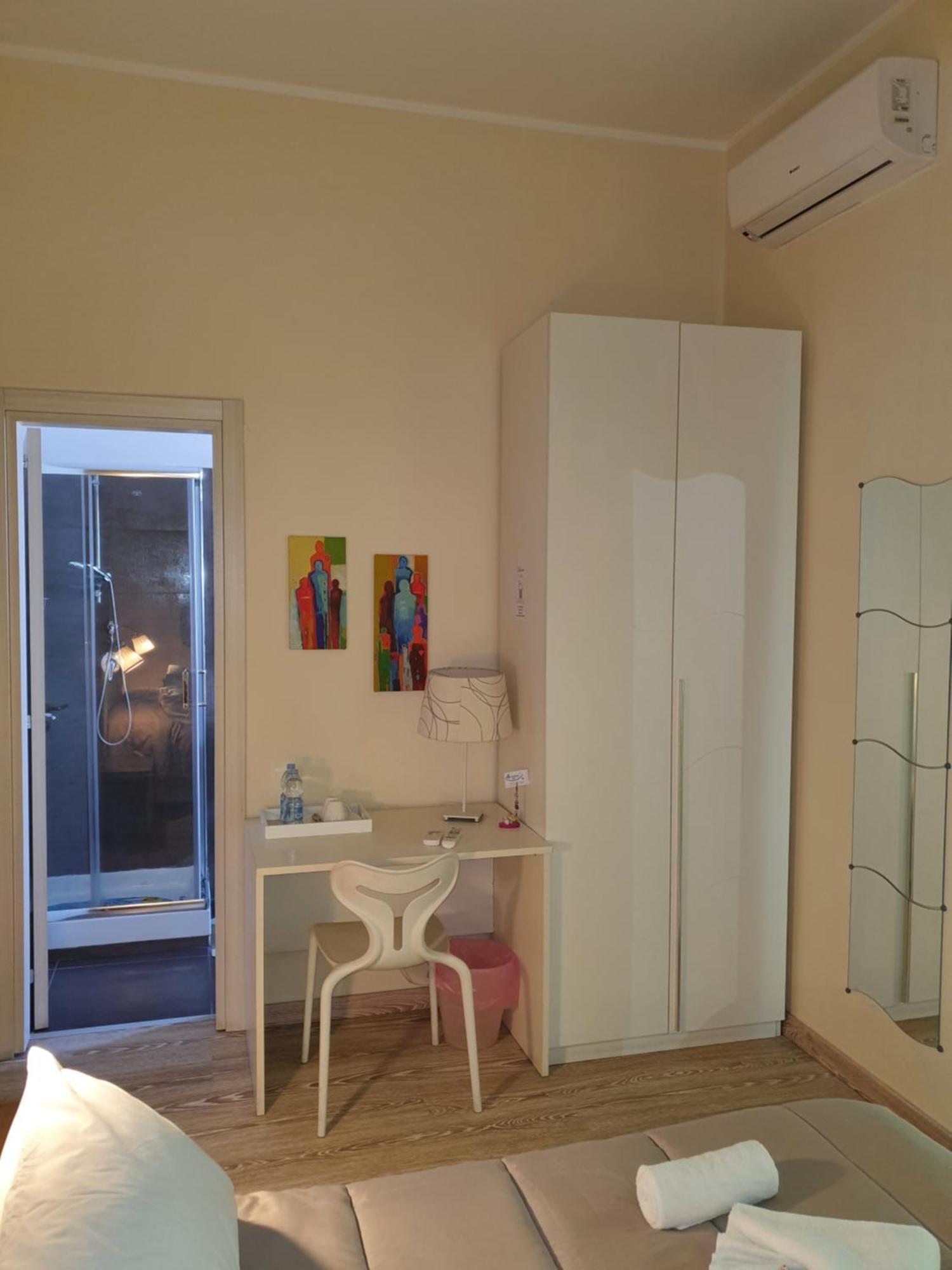 4Rooms Guest House Free Wi-Fi Salerno Exterior foto